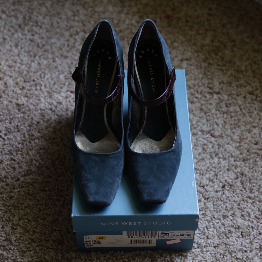 LIGHTLY USED NINE WEST STUDIO 7.5 WOMENS SHOES